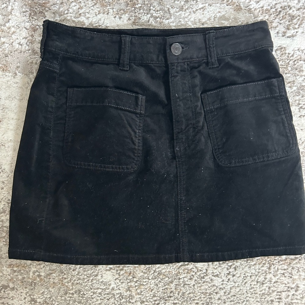US 6 Classic Black Denim Skirt